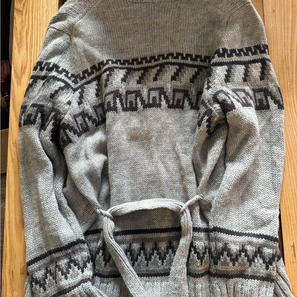 Bass Gray Knit Sweater with Black Accents - Picture 4 of 4